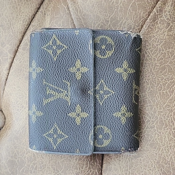 Authentic Vintage Louis Vuitton Wallet - Picture 16 of 16